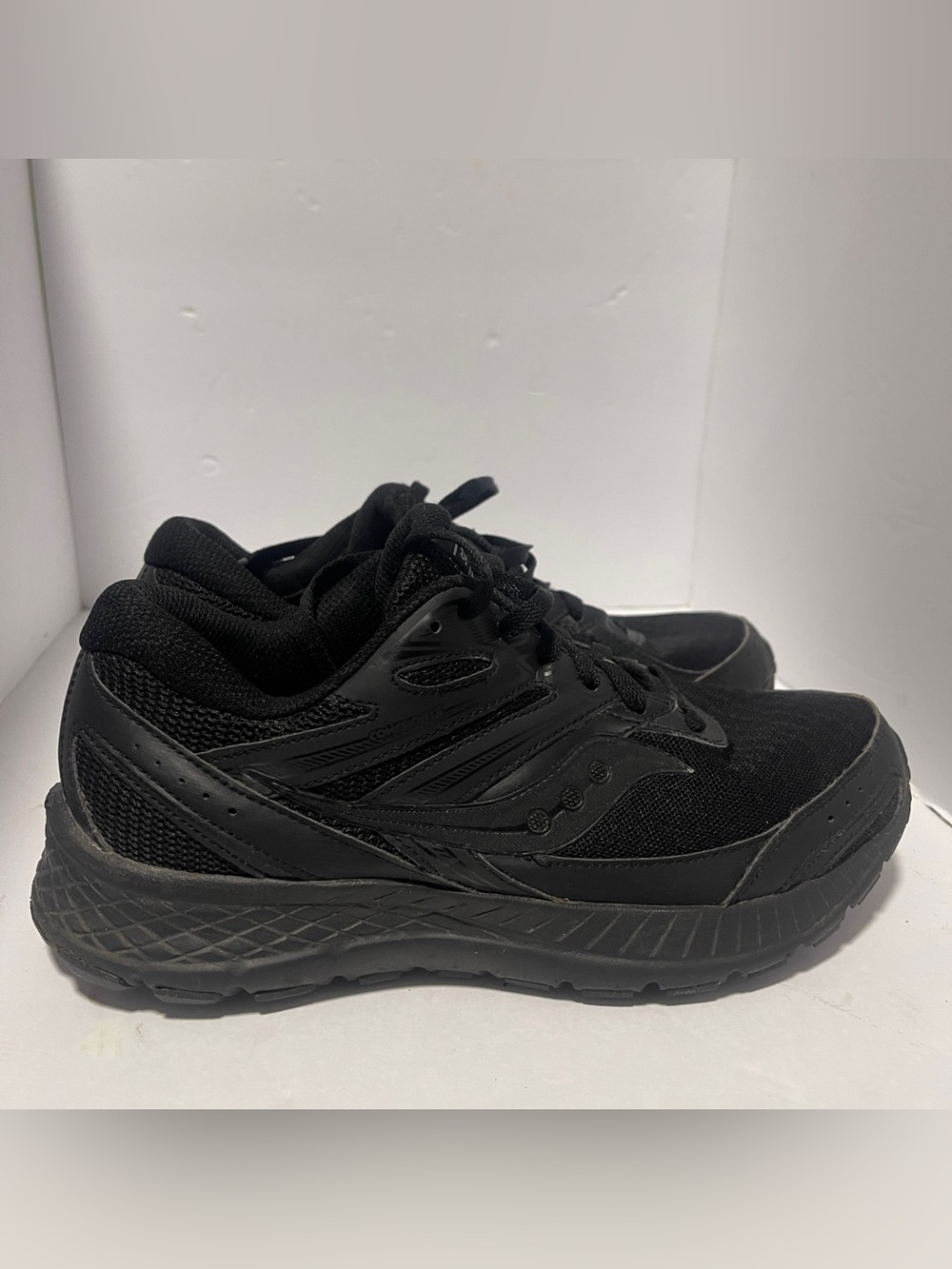 Saucony Black Women’s Athletic Running Shoes size 8.5